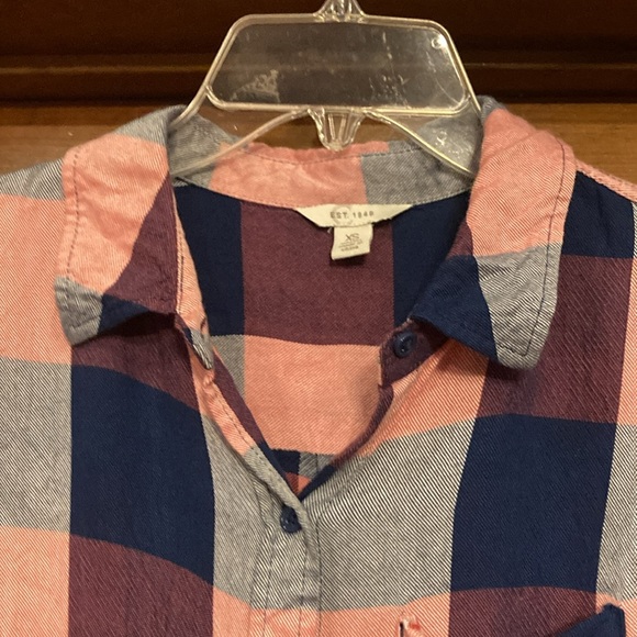 XS Soft Peach, Maroon, Navy Plaid Long Sleeve High Low Shirt - Cato / C Est 1946 - Picture 4 of 12